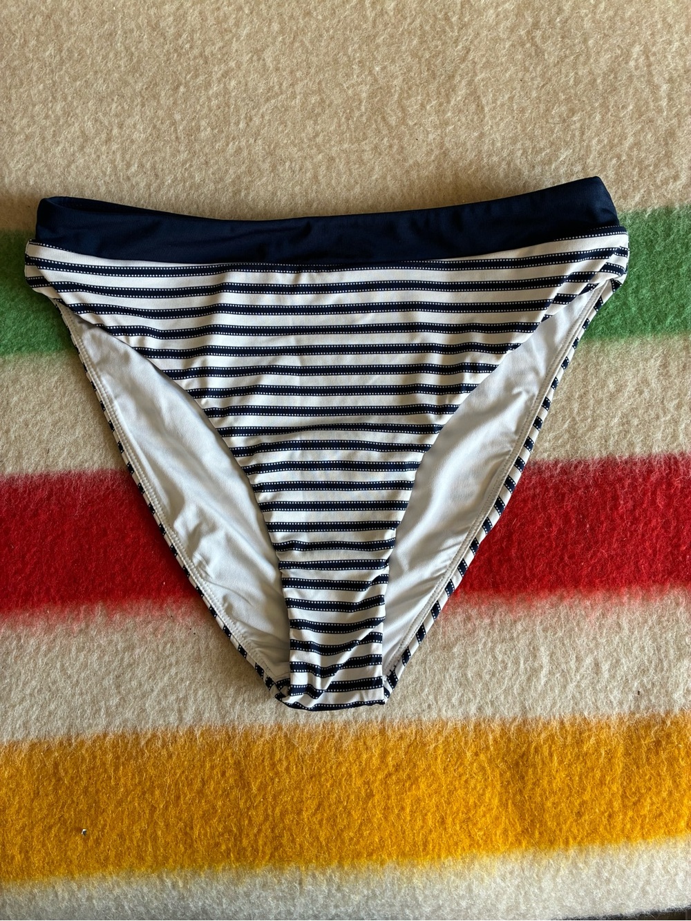 Carve designs swimsuit size medium - Picture 4 of 5
